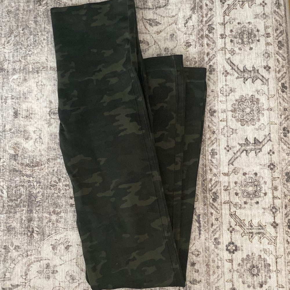 Spanx Look At Me Now Camo Leggings